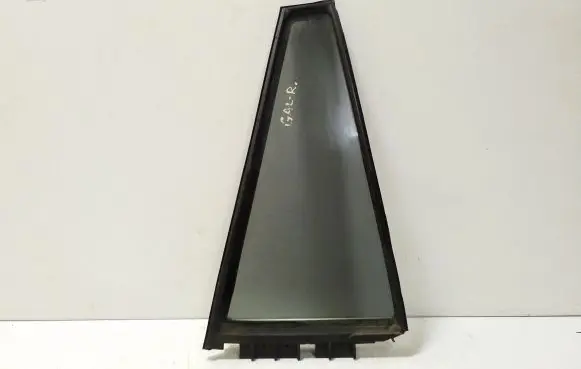 Toyota RAV 4 (XA30) Rear vent window glass 43R00122