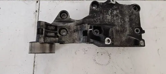 Volkswagen PASSAT B6 Generator/alternator bracket 03G903143A