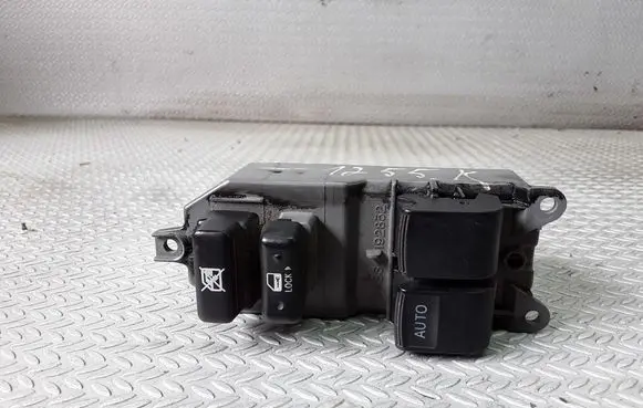 Toyota Yaris Electric window control switch