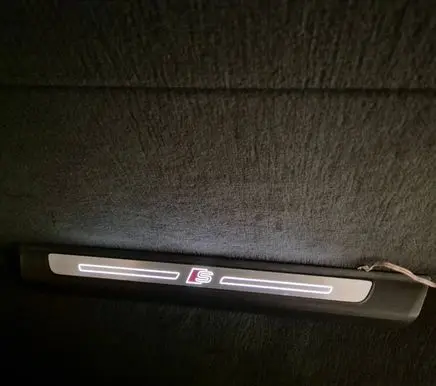 Audi Q8 Front sill trim cover 4M8947405A