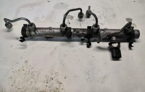 Audi A8 S8 D3 4E Fuel main line pipe 057130089K 140619290978 059130758E