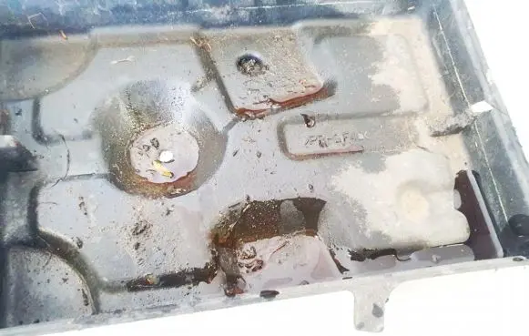 Mazda 626 Battery box tray 