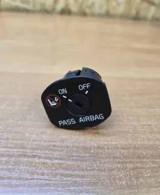 Passenger airbag on/off switch