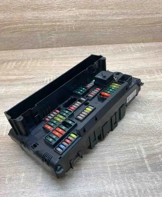 BMW 5 F10 F11 Fuse module 9252815 17033442