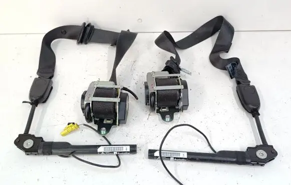 Opel Zafira C Front seatbelt 13394802 13394801