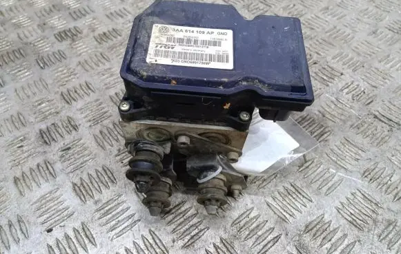 Volkswagen PASSAT CC ABS Pump