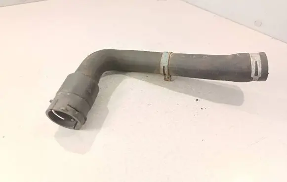 Volkswagen PASSAT B5 Engine coolant pipe/hose 8D0121101K