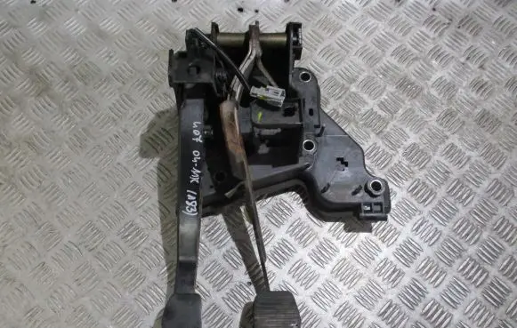 Peugeot 407 Pedal assembly 9660184780