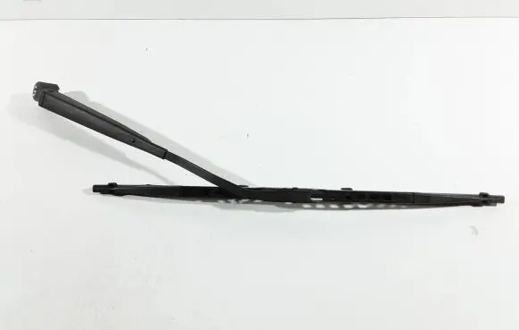 Suzuki XL7 I Rear wiper blade arm YH4