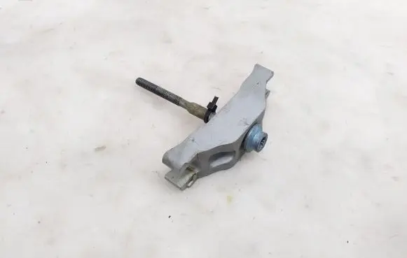 Skoda Karoq Fuel Injector clamp holder 03L216