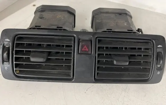 Volvo V50 Dash center air vent grill Y01145 1305041748B