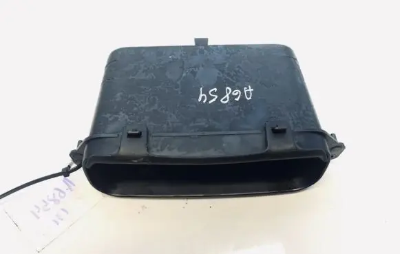 Chrysler Town & Country IV Glove box 05009008aa