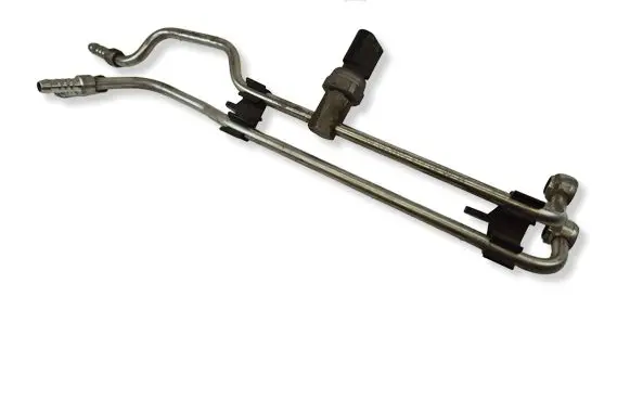 Volkswagen Touran I Fuel line pipe 03C660L 03C660M