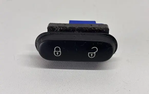 Seat Leon (1P) Central locking switch button 5P0962125A 155801S