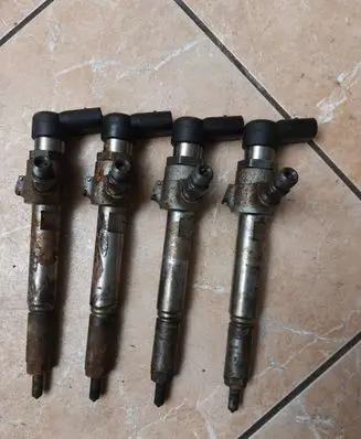 Nissan Qashqai+2 Fuel injectors set 