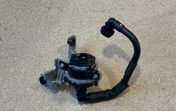 Hyundai Ioniq 5 Electric auxiliary coolant/water pump