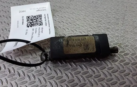 Volkswagen PASSAT B6 Aerial antenna amplifier 3C9035552