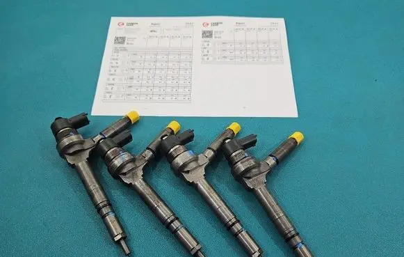 Opel Astra H Fuel injectors set 0445110175 IMPRK1603475