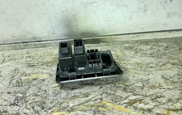 Hyundai Santa Fe Headlight level height control switch 201003144
