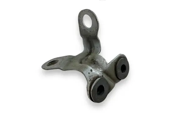 Fender mounting bracket