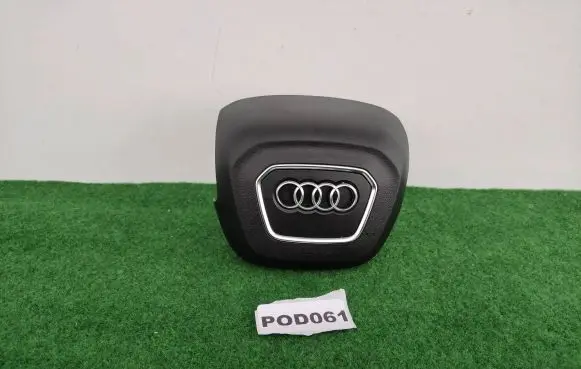 Audi A3 S3 8P Steering wheel airbag cover 62670230