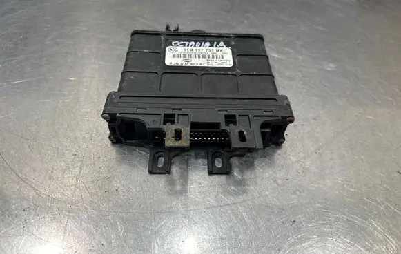 Skoda Octavia Mk1 (1U) Gearbox control unit/module 01M927733MK 5DG00792362