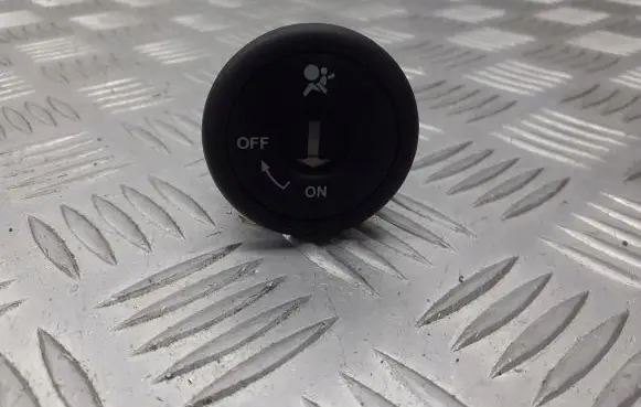 Nissan Micra Other switches/knobs/shifts 25585BC