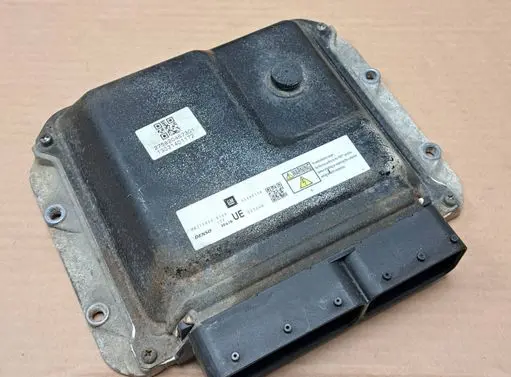Opel Zafira B Engine control unit/module 55590118 D07008 MB2758008168