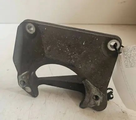 BMW 5 E60 E61 Engine mounting bracket 22116761117