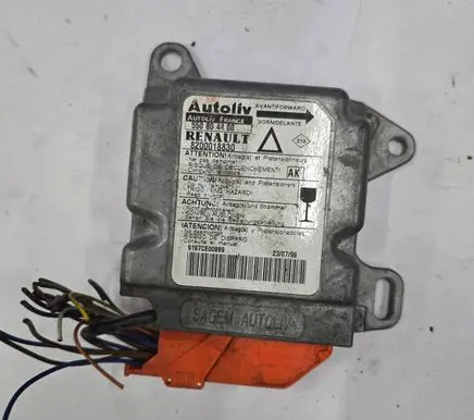 Renault Laguna I Airbag control unit/module 8200018830 9197CE00889 550804400
