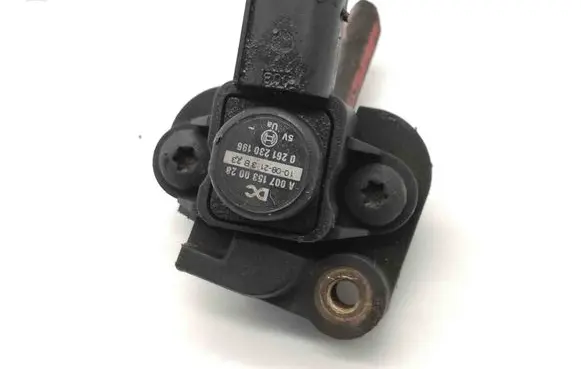 Mercedes-Benz E W212 Air pressure sensor A0071530028