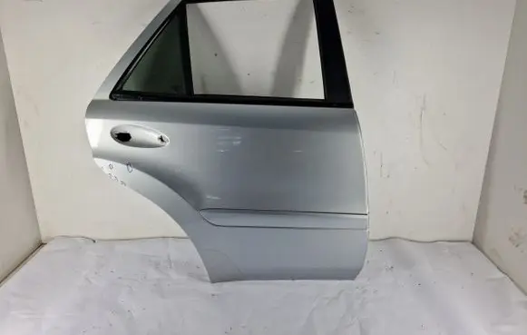 Mercedes-Benz ML W164 Rear door 