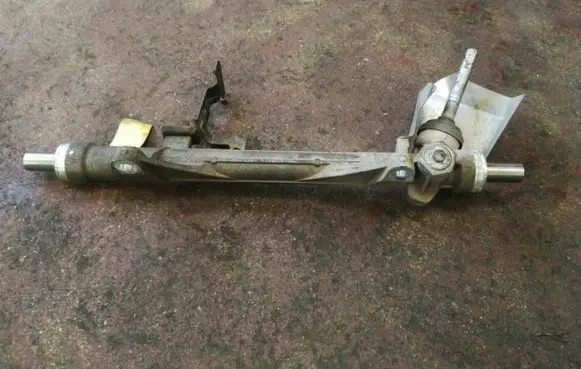 Nissan Juke I F15 Steering rack