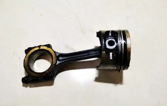 Renault Clio II Piston with connecting rod