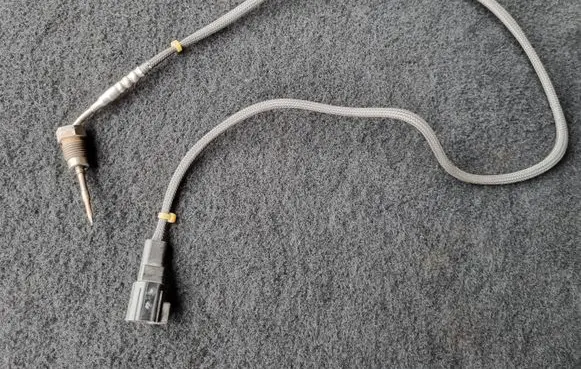 Ford Mondeo MK V Exhaust gas temperature sensor FS7112B591AA