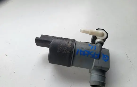 Nissan Qashqai Windscreen/windshield washer pump