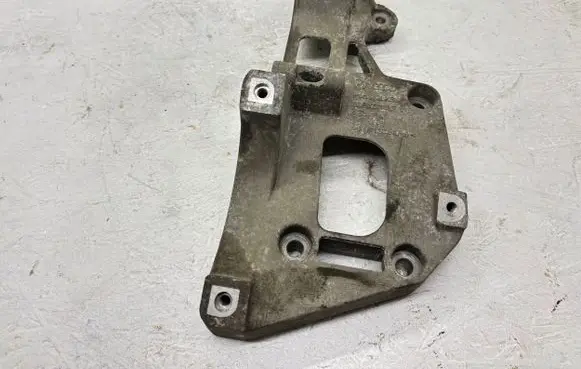 Skoda Octavia Mk2 (1Z) Generator/alternator bracket 06F903143F