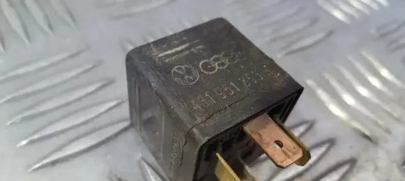 Audi A6 S6 C5 4B Other relay 431951253H