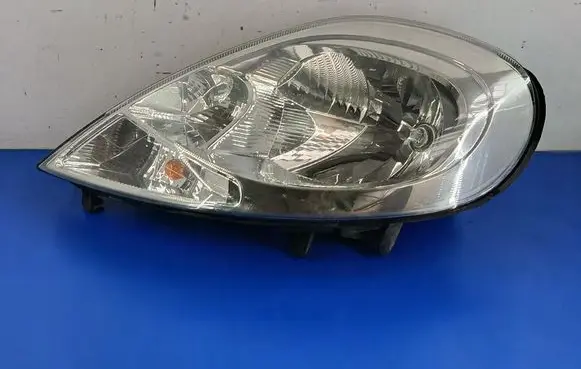 Renault Trafic II (X83) Headlight/headlamp 8200701354