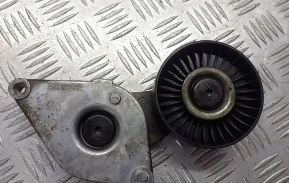 KIA Carnival Alternator belt tensioner pulley GK31071P