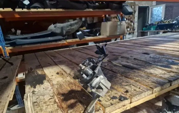 Mazda 6 Front wiper linkage and motor