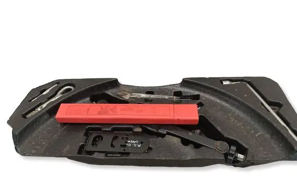 Mercedes-Benz ML W164 Tool set A1648992514