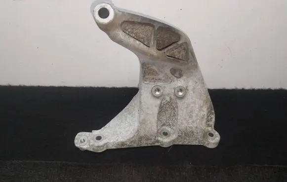 Mercedes-Benz E AMG W211 Engine mounting bracket 2732231504