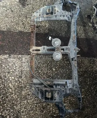 KIA Carens II Radiator support slam panel
