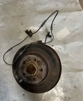 Mercedes-Benz Vito Viano W639 Front wheel hub spindle knuckle
