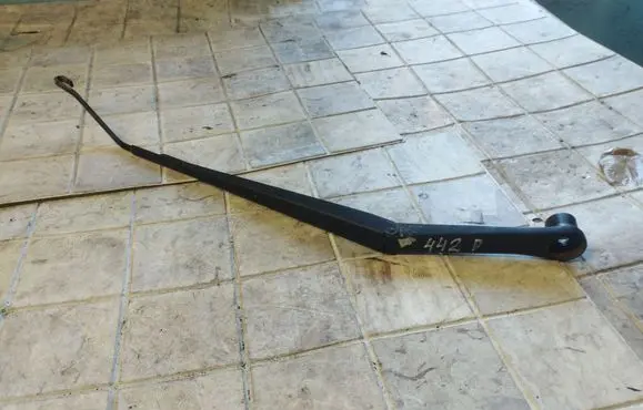 Chrysler Pacifica Front wiper blade arm 6664