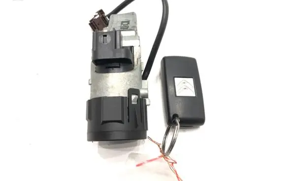 Citroen C4 II Ignition lock 9663123380