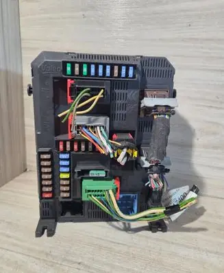Citroen C4 Cactus Fuse module 9807531680 F1111751