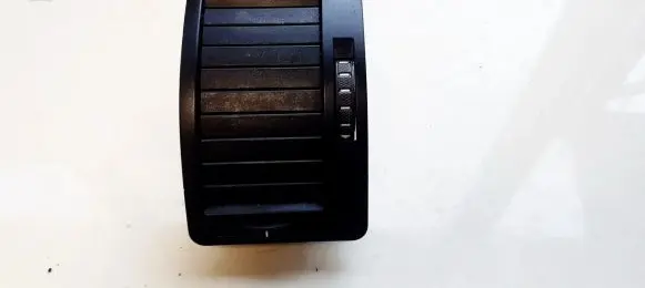 Skoda Octavia Mk2 (1Z) Dash center air vent grill 1Z0819701