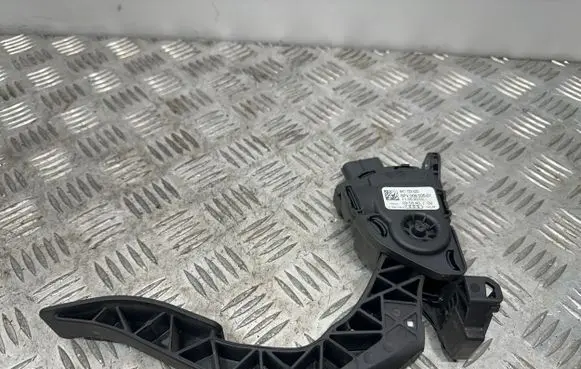 Audi A5 8T 8F Accelerator throttle pedal 8K1723523
